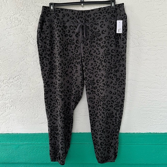 Lane Bryant LIVI Cheetah Print Joggers 18/20 NWT - Picture 1 of 9